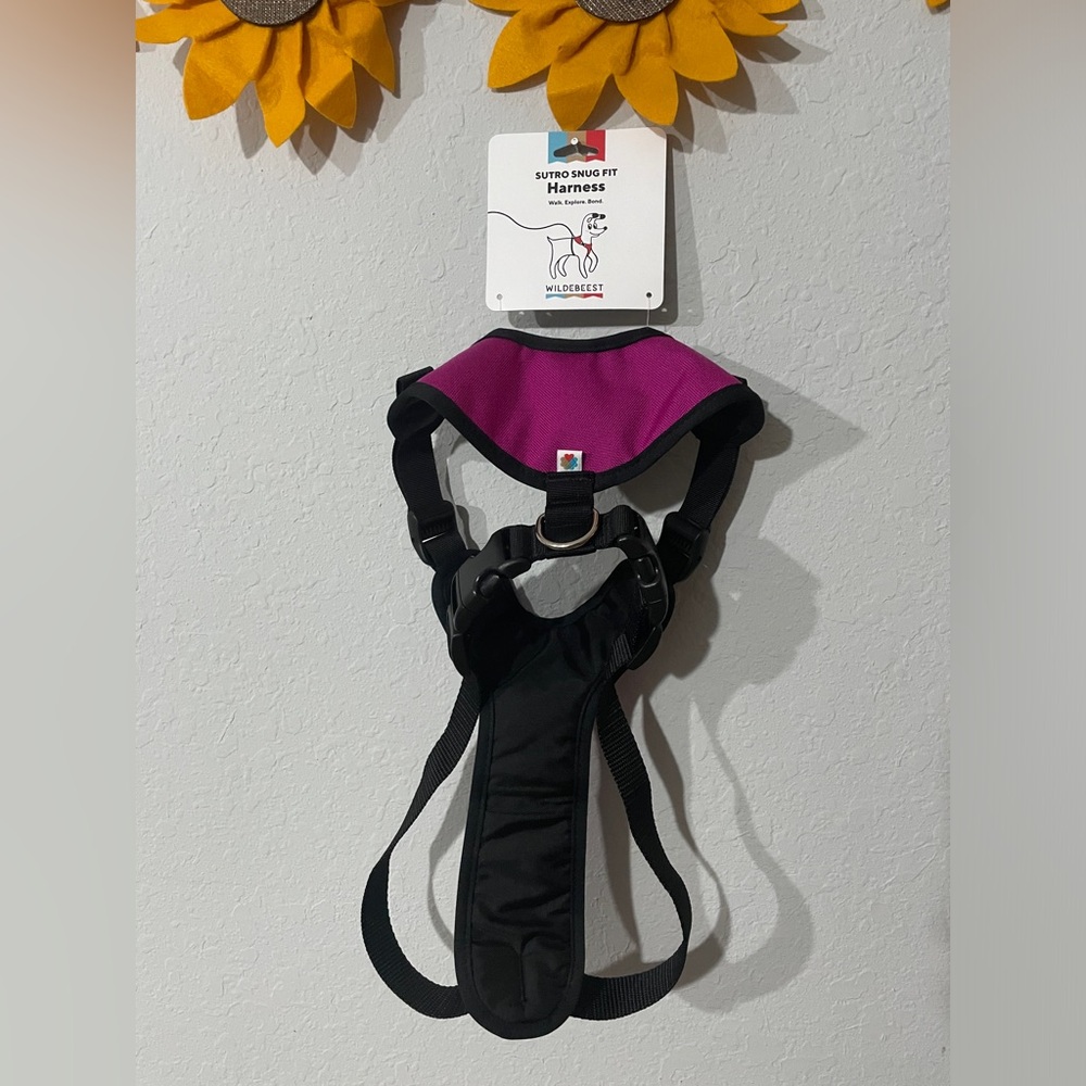 Wildebeest - Fuchsia Sutro Snug Fit Dog Harness